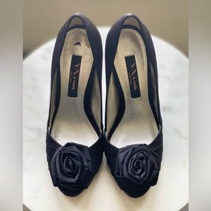 Nina Black Satin High Heels Shoes size 6.5
